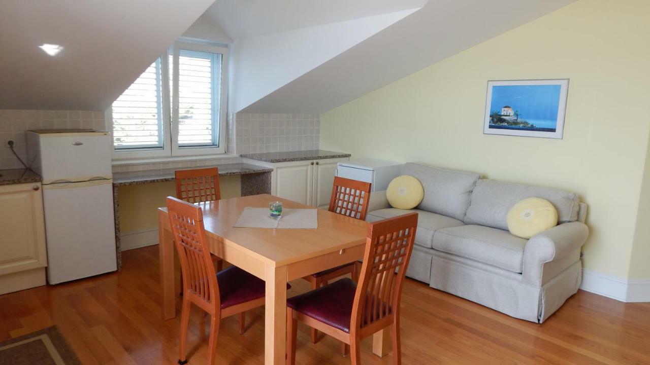 Seafront Apartments Nemira אומיס מראה חיצוני תמונה